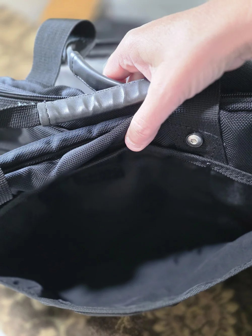 Black Men's Carry Bag with Shoulder Strap